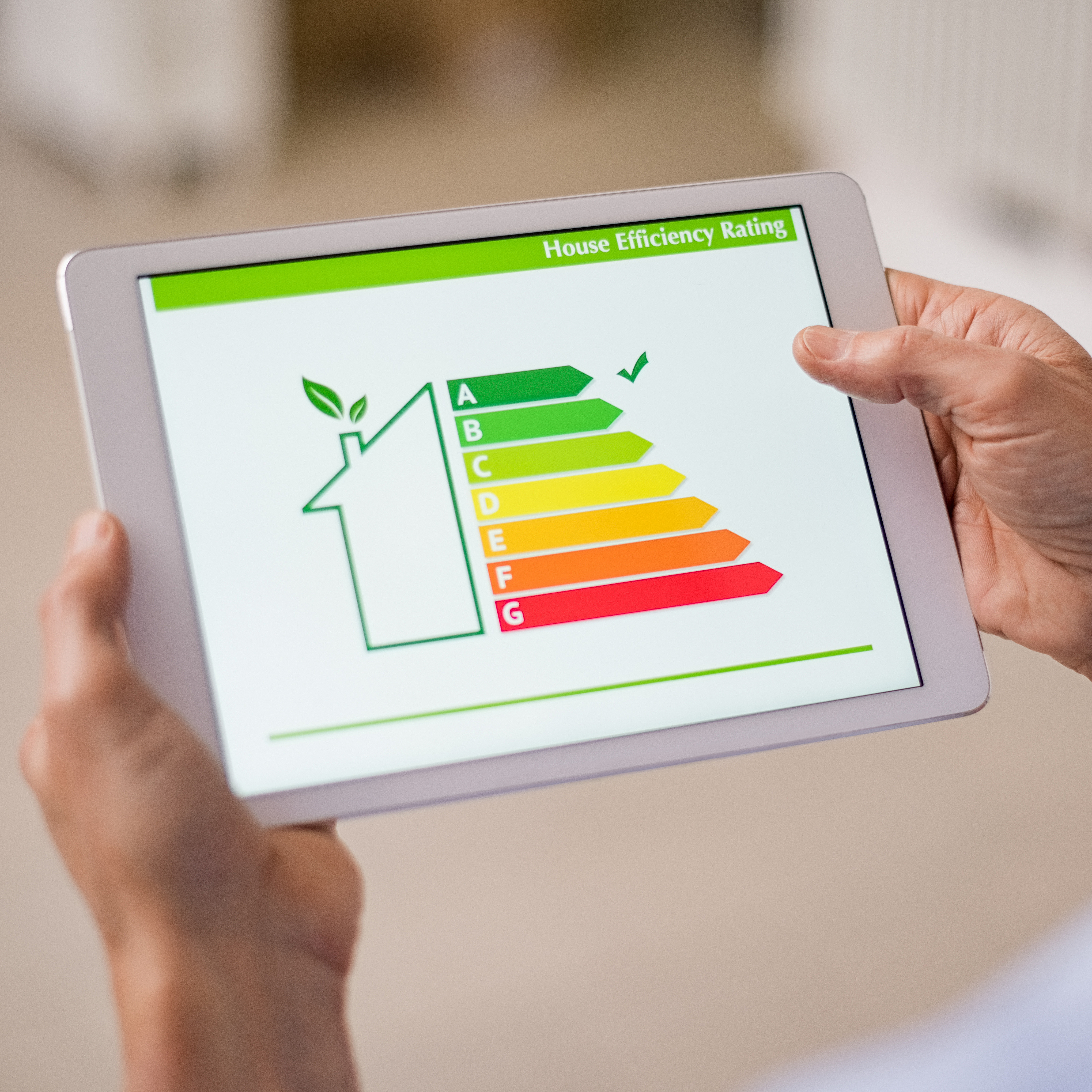 House Efficiency rating auf einem Tablet dargestellt