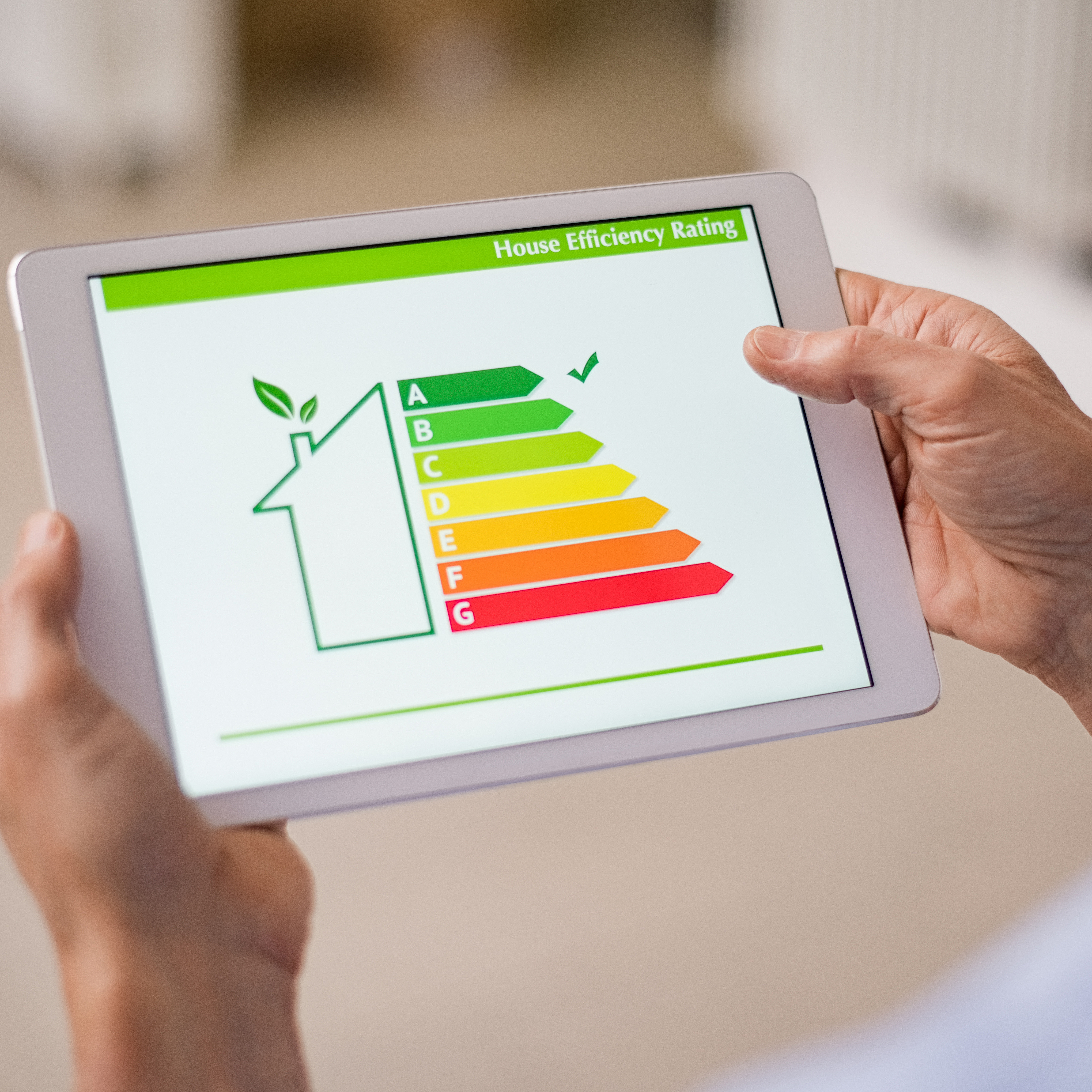 House Efficiency rating auf einem Tablet dargestellt