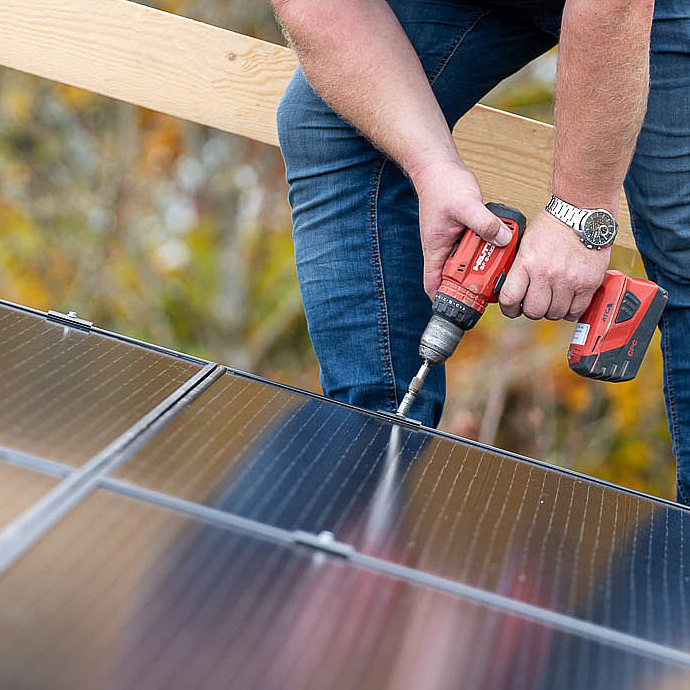 Detailaufnahme Montage Solarpanel