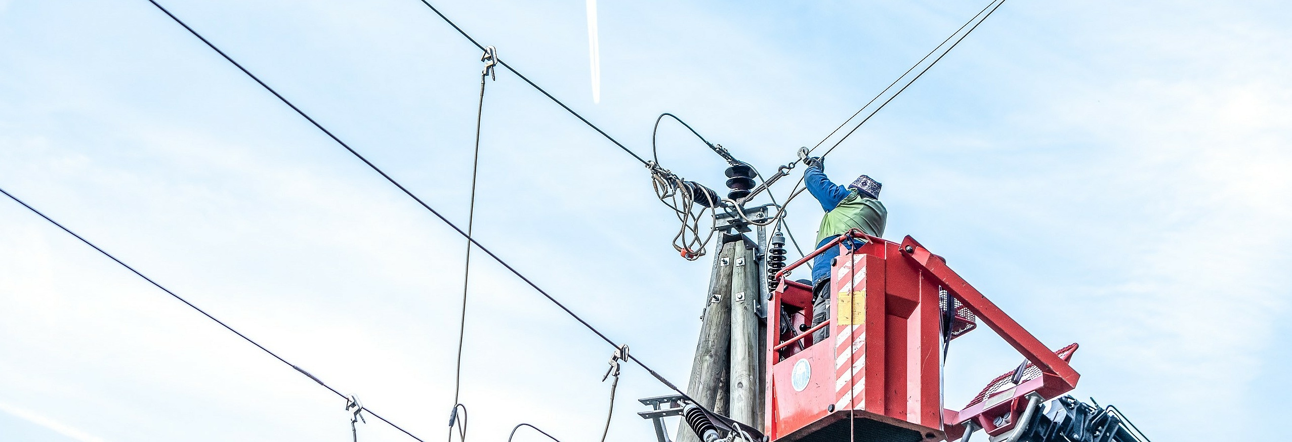 Arbeiten an Stromleitung