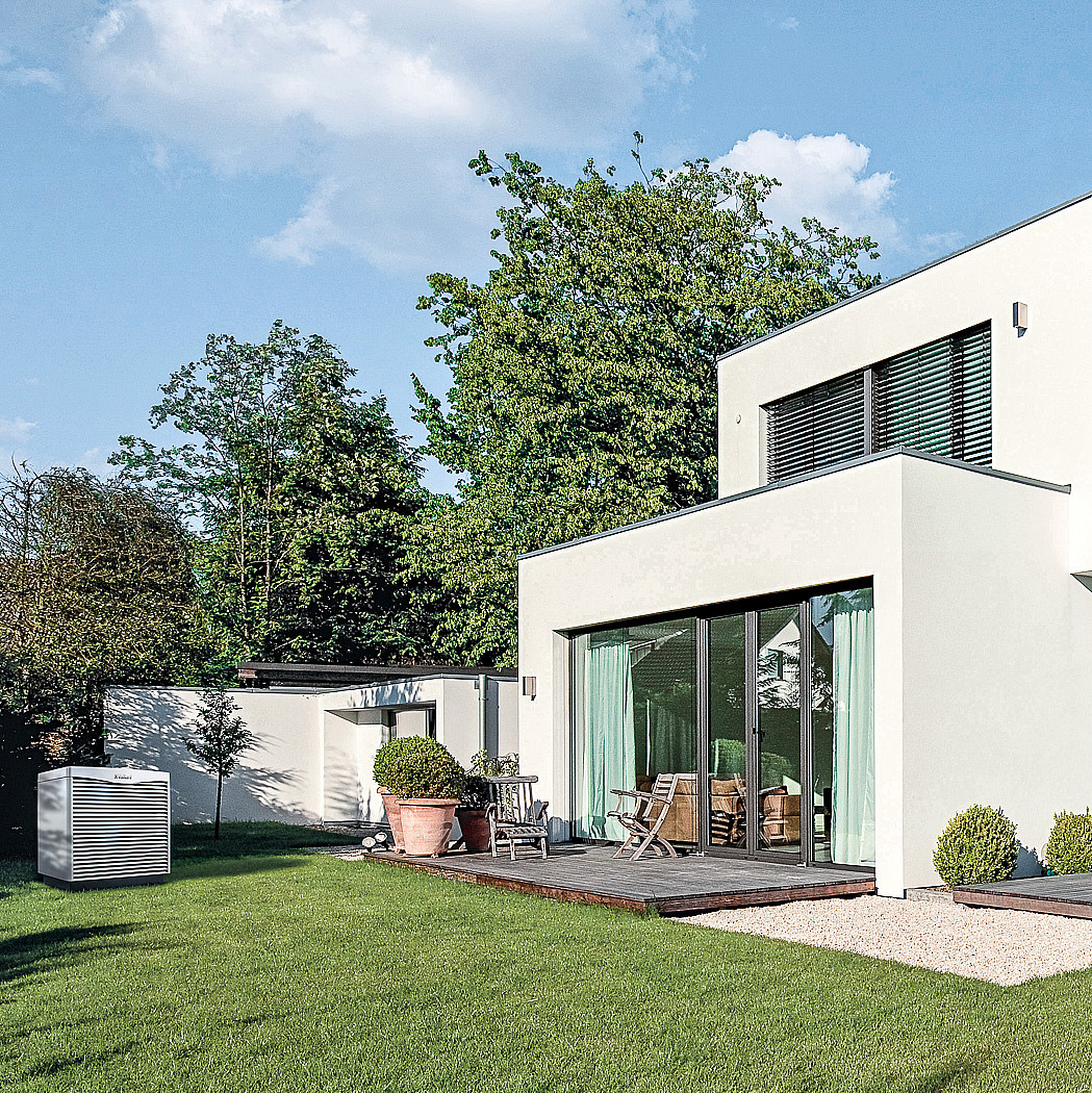 Außenansicht Haus mit Terrasse